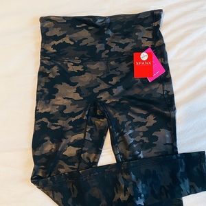 Spanx Matte Black Camo Leggings